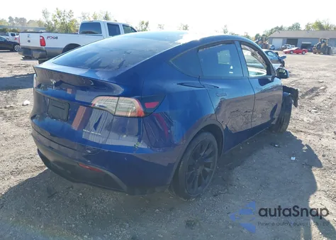 2022 Tesla Model Y Long Range Dual Motor All-Wheel Drive z USA, uszkodzony, nr VIN 7SAYGDEE0NF344188
